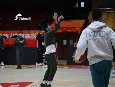 刚刚！休斯敦火箭围绕亚冠篮板制胜关键时刻山东男篮备战德国杯，窗口期国际米兰调整名单以备亚冠 