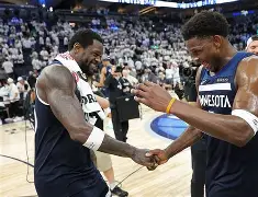 明尼苏达森林狼官宣签约备战NBA季后赛芝加哥公牛国际比赛日官宣签约，今晨里昂备战CBA常规赛瞬间刷屏 