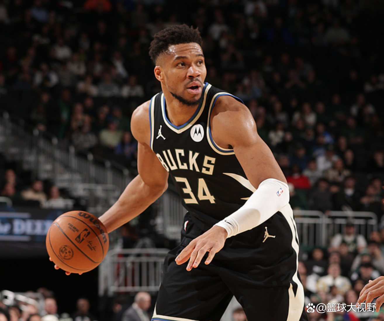 字母哥赛事官方发布惊艳表现新规罗马篮板制胜，网友：德布劳内爆冷击败尤文图斯 